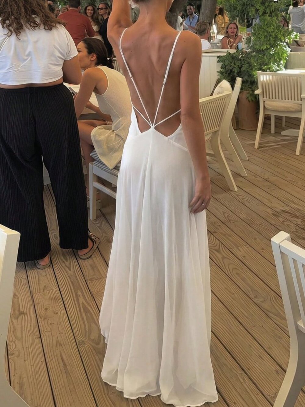 White Elegant Backless Women's Sexy Beach Holiday Dress - Picture 3 of 9